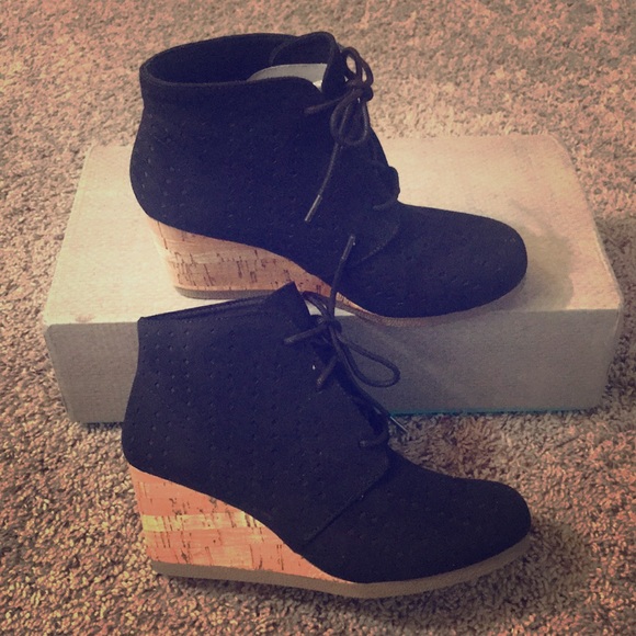 Maurices Shoes - NIB Cork Wedge